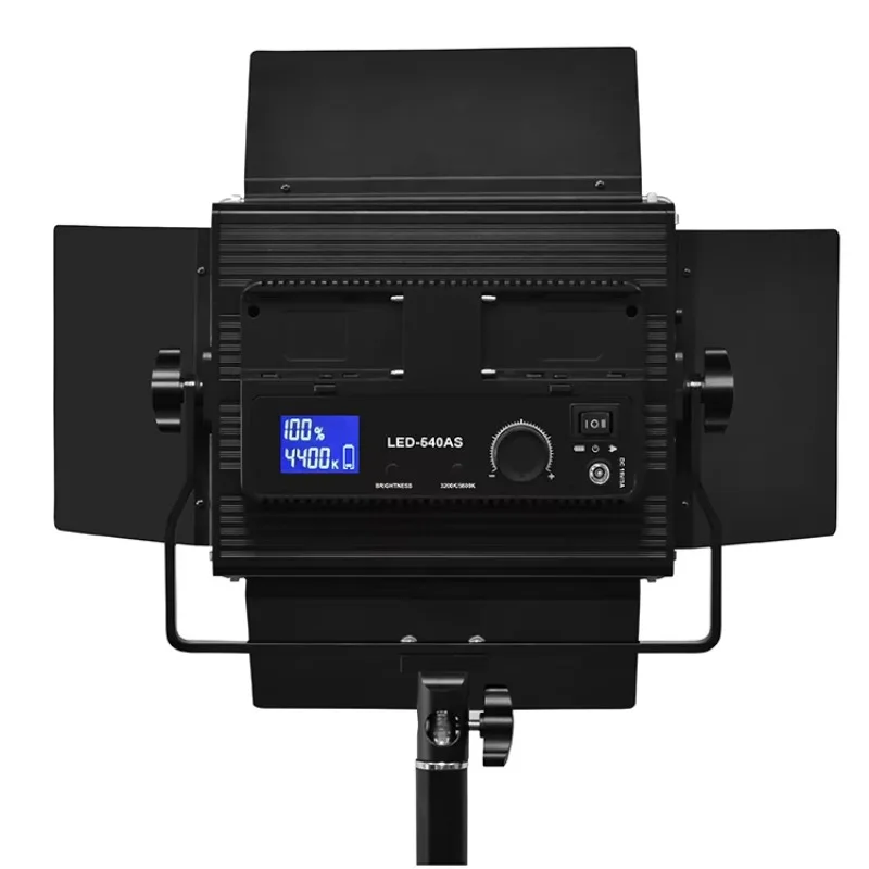 プロ仕様のLEDステージライト、スタジオ撮影ライトは使いやす - Good Lighting In Photography のレビューと価格